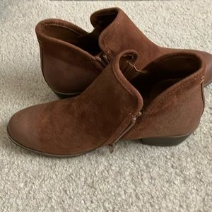 New brown short boots